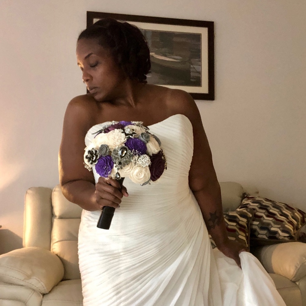 David’s Bridal dress/size 18 - Picture 1 of 8